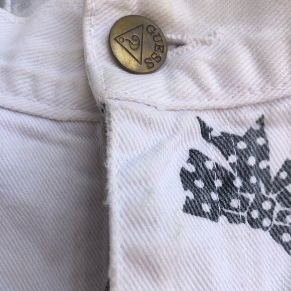 Vintage Guess Women’s High-Waisted Shorts - Picture 6 of 7